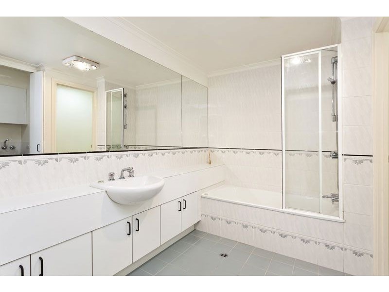 4/50 Leicester Street, Carlton VIC 3053