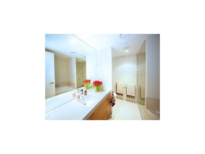 101/2 New Quay Promenade, Docklands VIC 3008