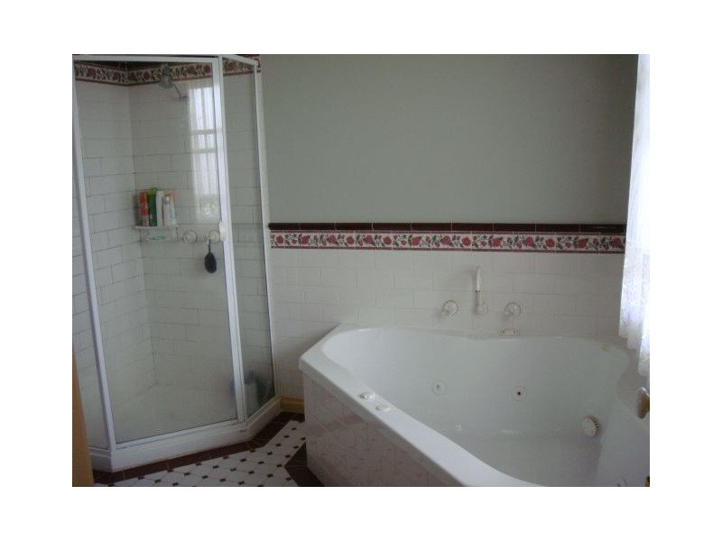 66 Stockdale Way, Mill Park VIC 3082