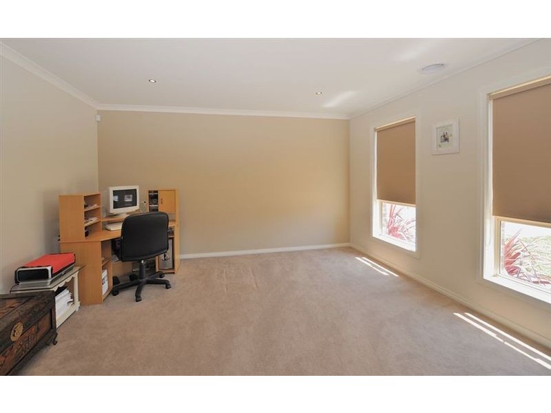 33 Belinda Court, South Morang VIC 3752