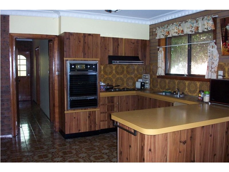 96 Dunne Street, Kingsbury VIC 3083