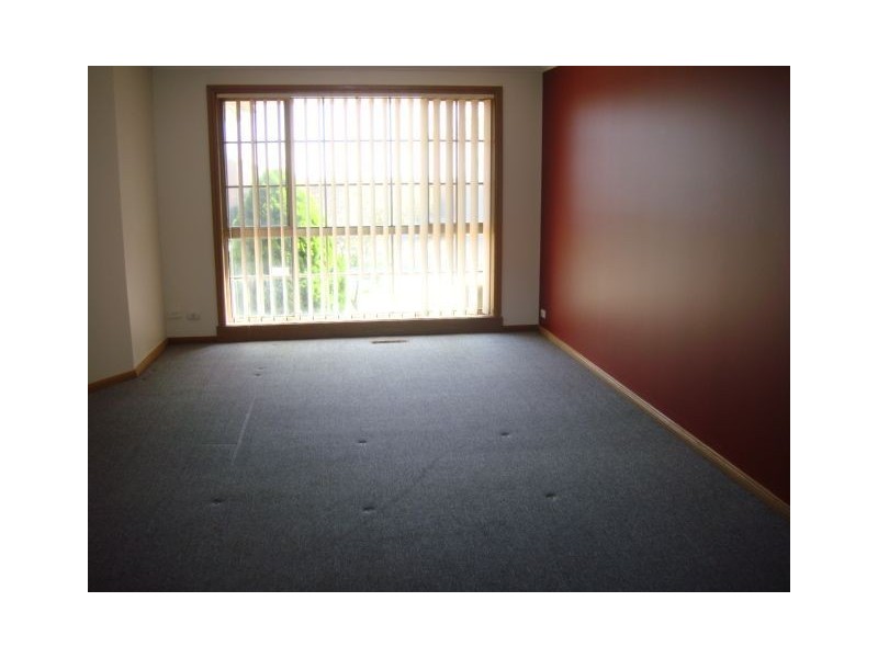 8 Avonmore Court, Mill Park VIC 3082