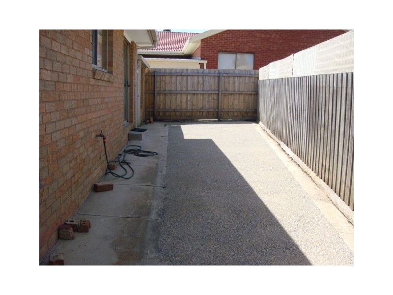 8 Avonmore Court, Mill Park VIC 3082