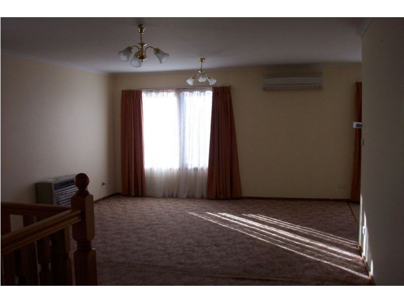 4 Von Nida Court, Mill Park VIC 3082