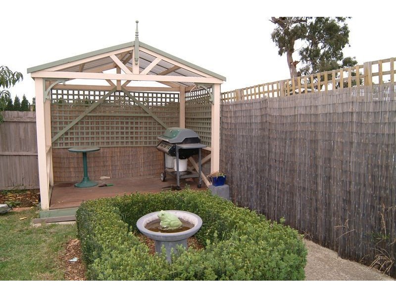 32 Carroll Crescent, Mill Park VIC 3082