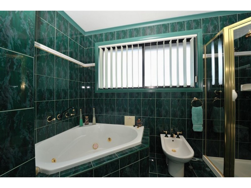 4 Mew Court, Mill Park VIC 3082