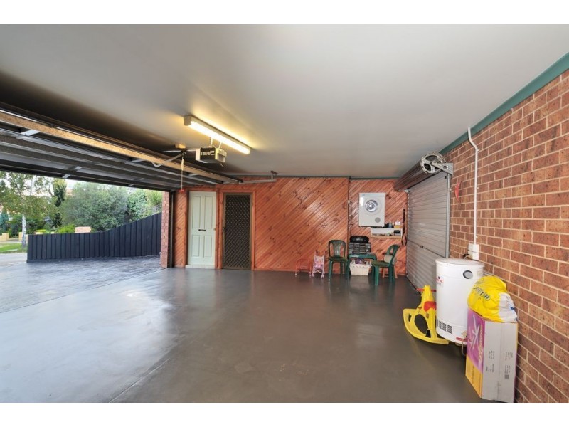 4 Mew Court, Mill Park VIC 3082