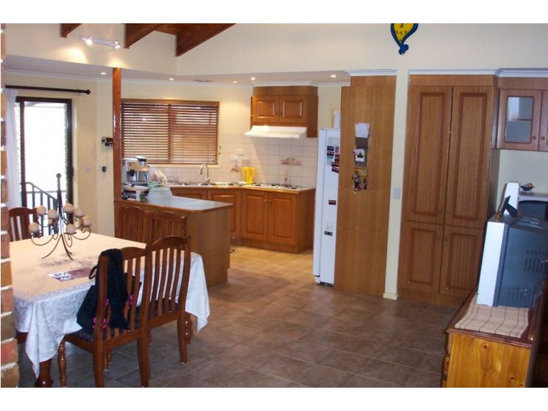 5 Cententary Drive, Mill Park VIC 3082