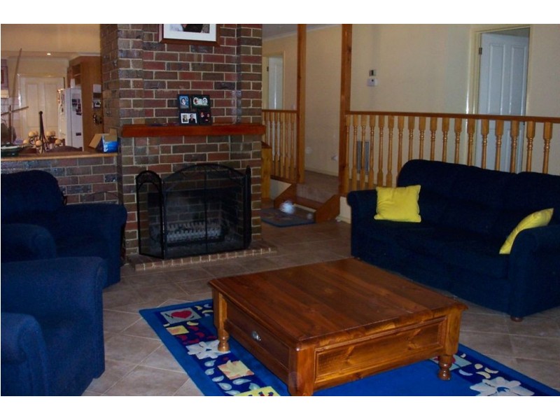 5 Cententary Drive, Mill Park VIC 3082