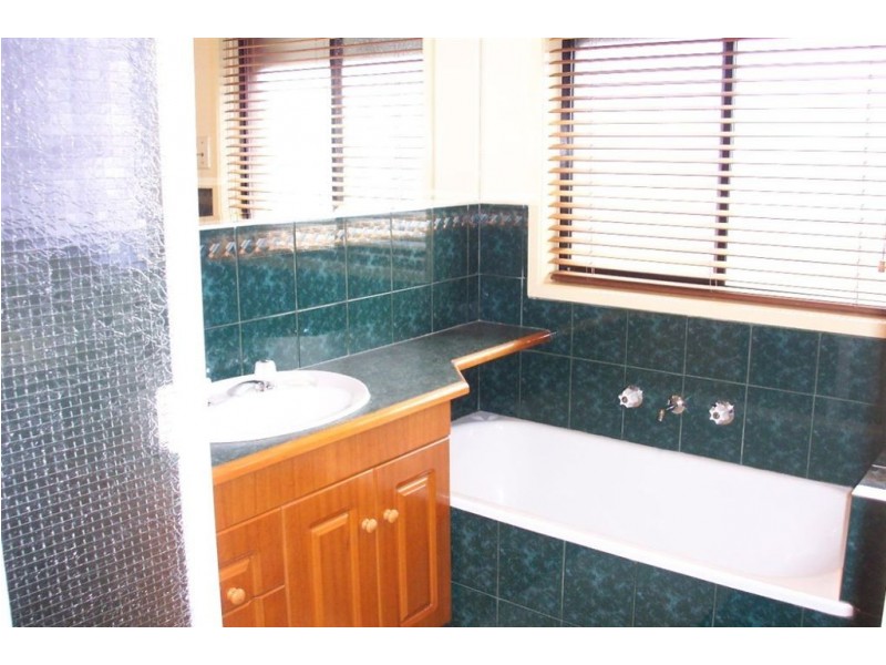 5 Cententary Drive, Mill Park VIC 3082