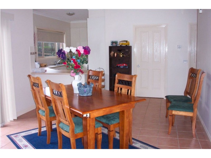 2/17 Turtur Close, Mill Park VIC 3082