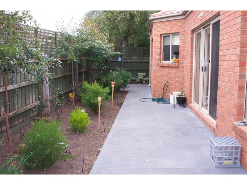 2/17 Turtur Close, Mill Park VIC 3082