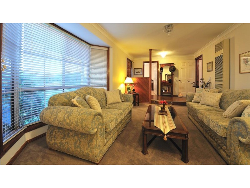 14 Henry Cable Court, Mill Park VIC 3082