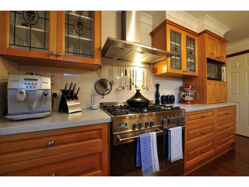 14 Henry Cable Court, Mill Park VIC 3082