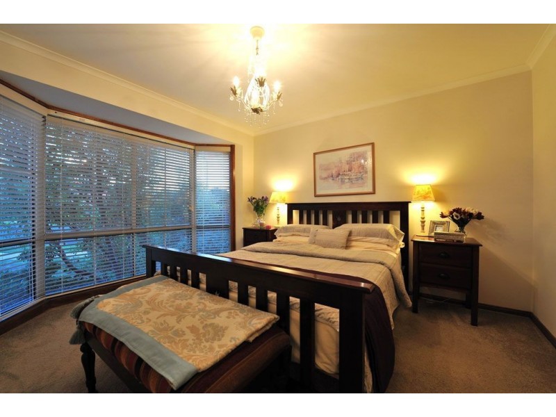 14 Henry Cable Court, Mill Park VIC 3082