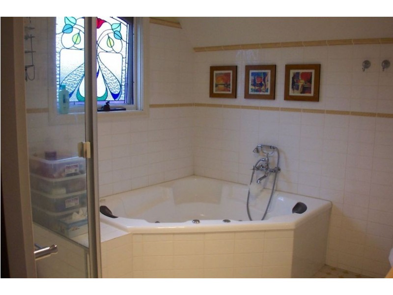 18 Viewbank Place, Mill Park VIC 3082