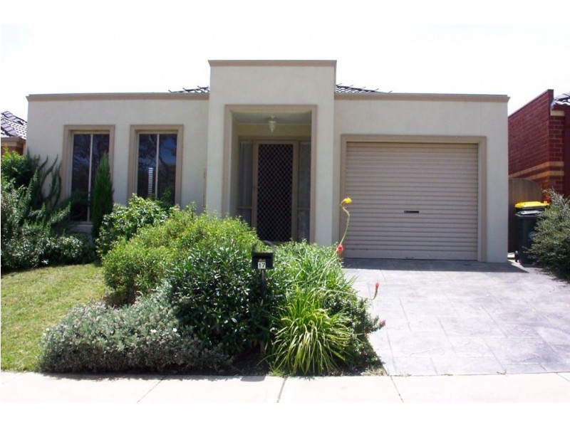 17 Tennyson Circuit, Mill Park VIC 3082