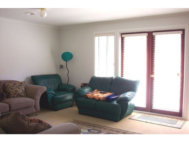 17 Tennyson Circuit, Mill Park VIC 3082