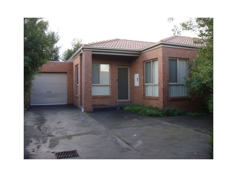 2/17 Turtur Close, Mill Park VIC 3082