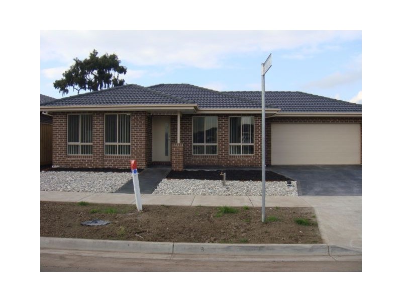 8 Taronga Way, South Morang VIC 3752