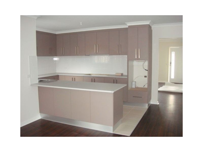 8 Taronga Way, South Morang VIC 3752