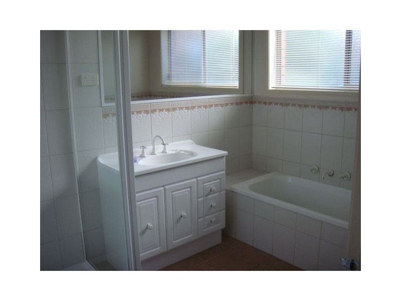 2/17 Turtur Close, Mill Park VIC 3082