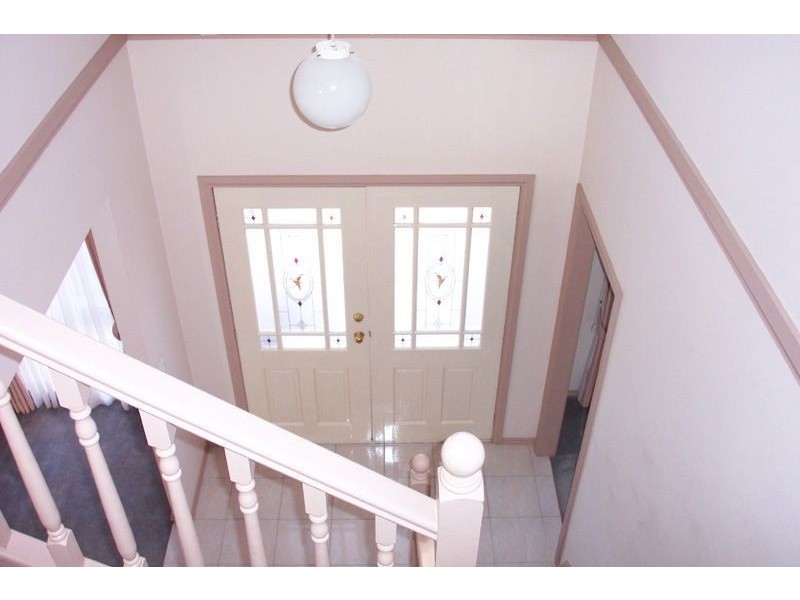 2/13 Mirbelia Crescent, Mill Park VIC 3082