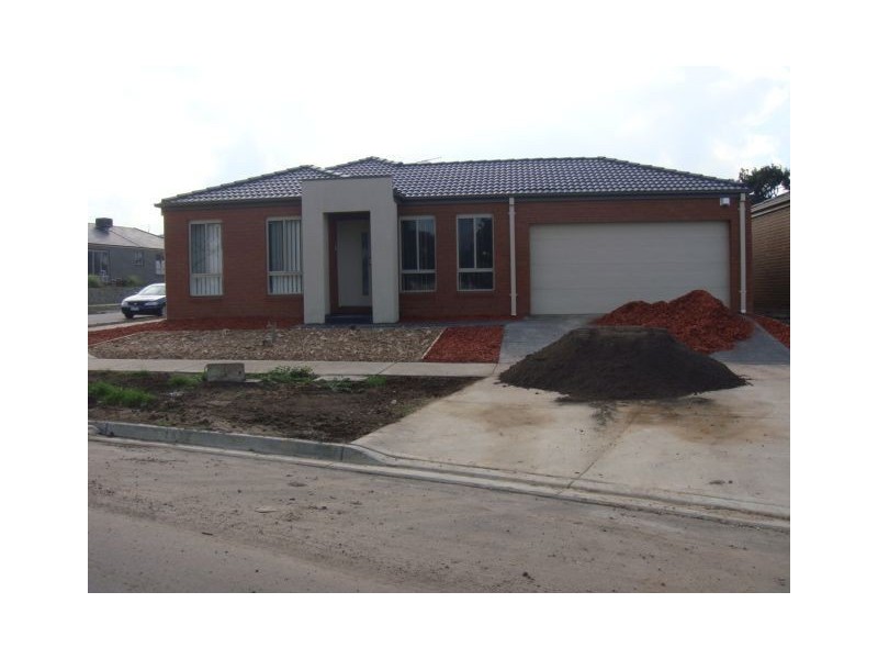 563 The Lakes Boulevard, South Morang VIC 3752