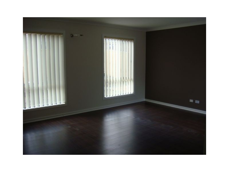 563 The Lakes Boulevard, South Morang VIC 3752