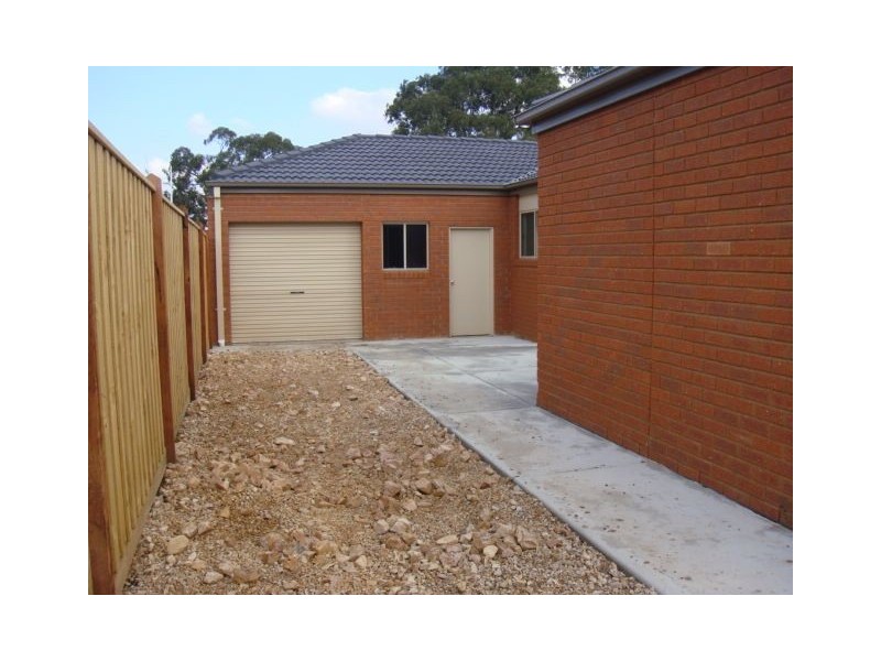 563 The Lakes Boulevard, South Morang VIC 3752
