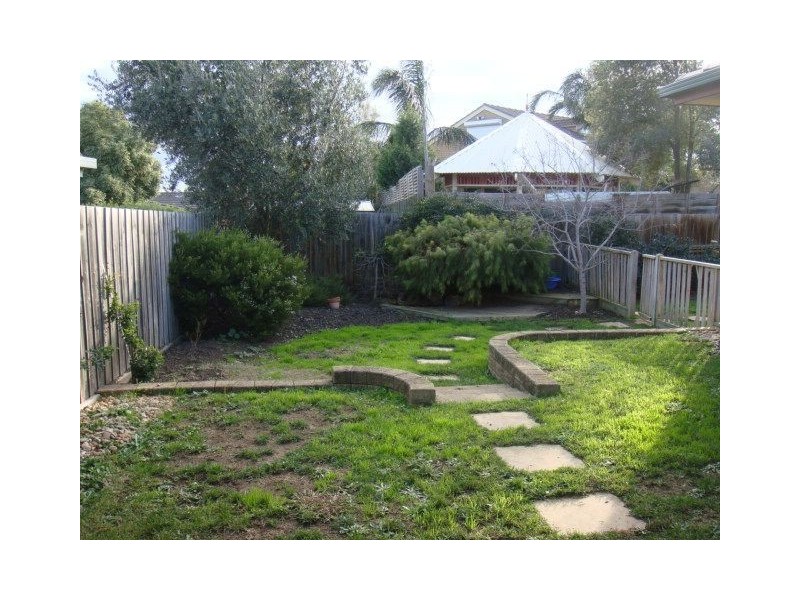 14 Oldfield Place, Epping VIC 3076