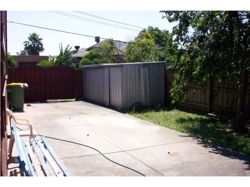 2/96 Dunne Street, Kingsbury VIC 3083