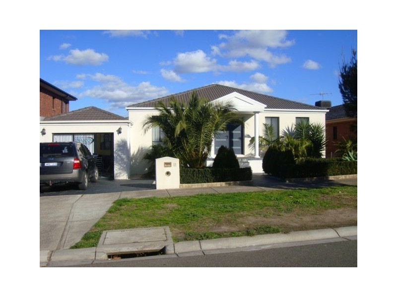 11 Eucalypt Drive, Mill Park VIC 3082