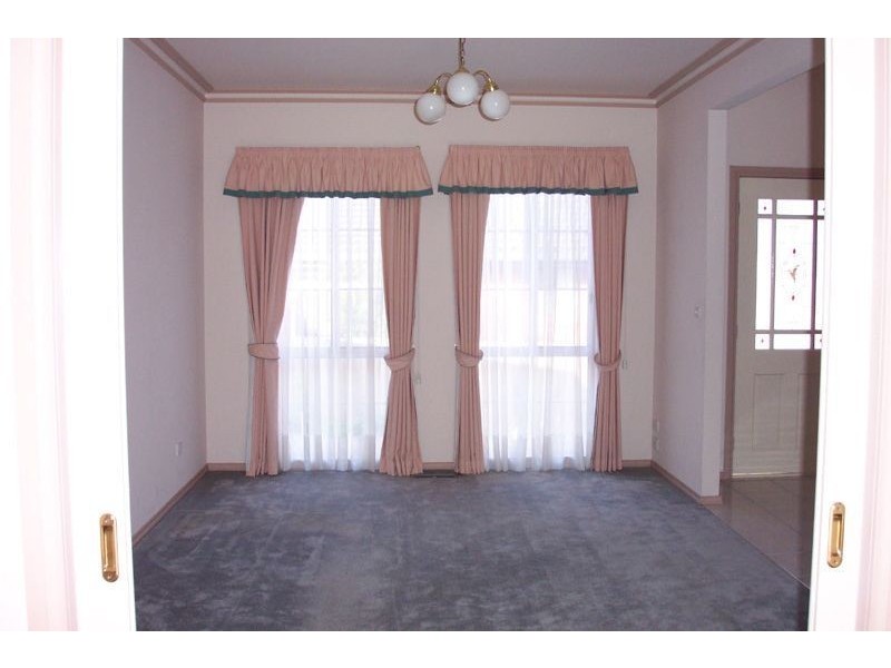 2/13 Mirbelia Crescent, Mill Park VIC 3082