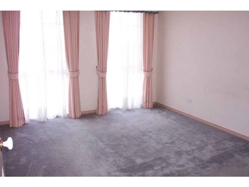 2/13 Mirbelia Crescent, Mill Park VIC 3082