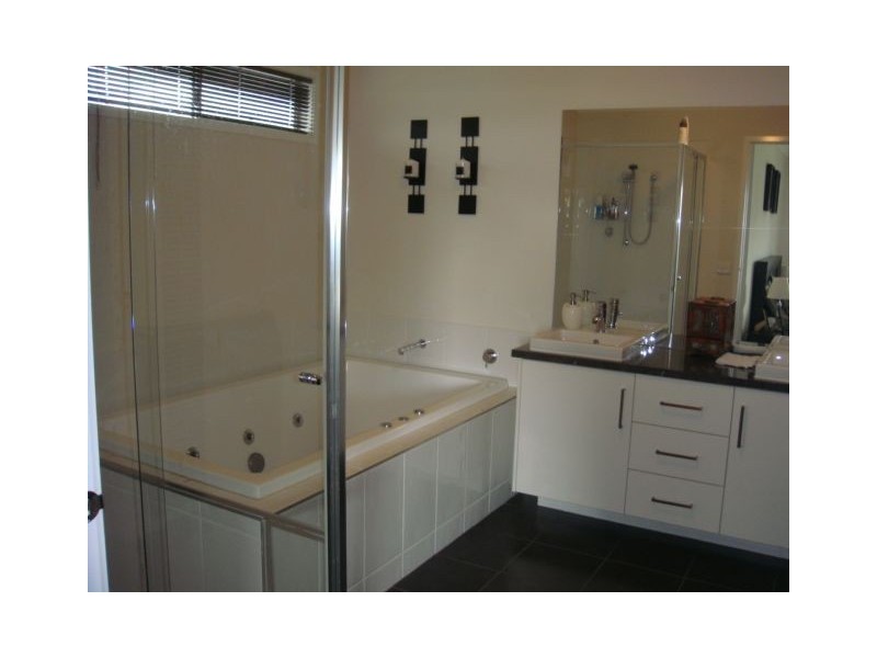 36 Serle Street, Doreen VIC 3754