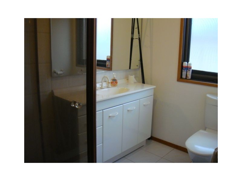 8 Tatlow Drive, Epping VIC 3076