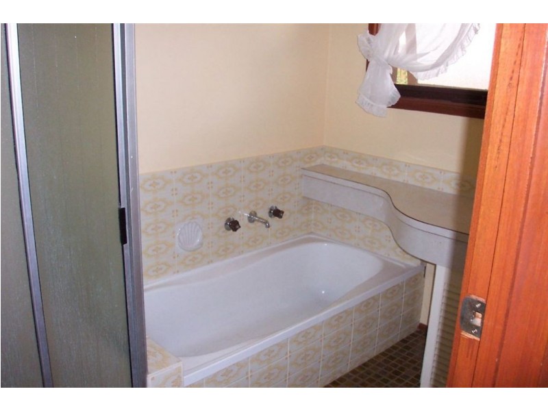 35 Madigan Crescent, Mill Park VIC 3082