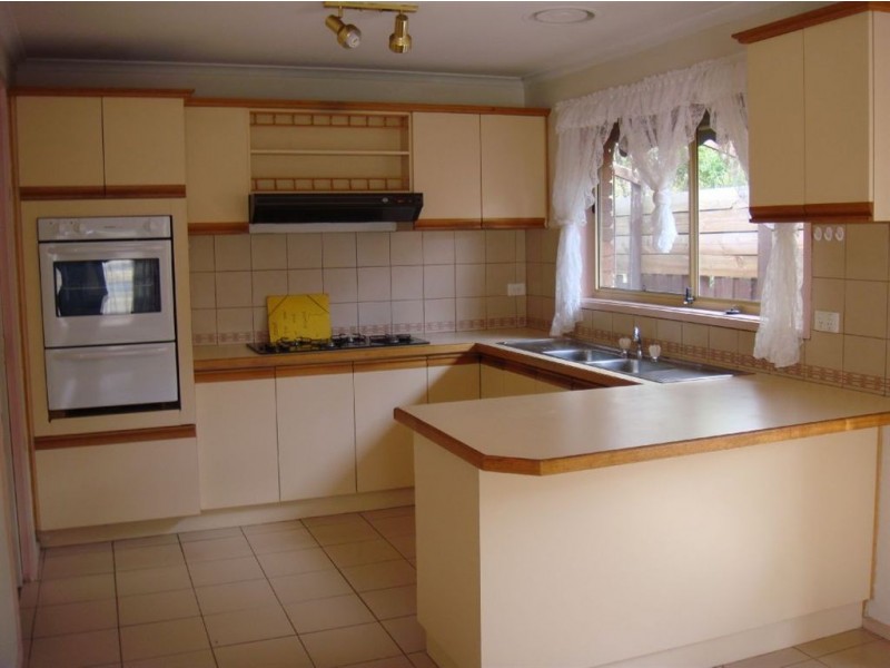 2 Albyn Court, Mill Park VIC 3082