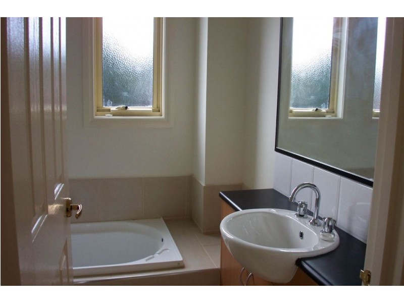 3/21 The Fairway, Kingsbury VIC 3083