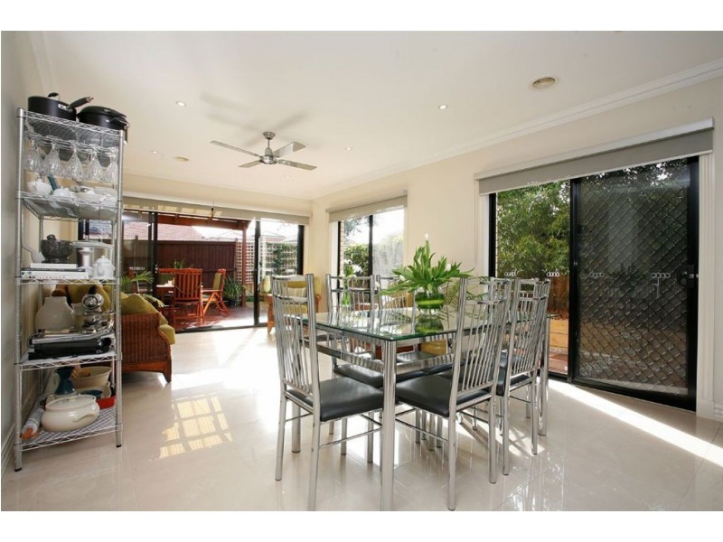 8 Delacombe Drive, Mill Park VIC 3082