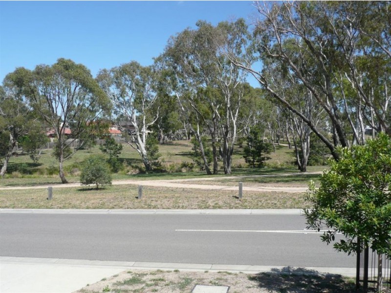 8 Delacombe Drive, Mill Park VIC 3082