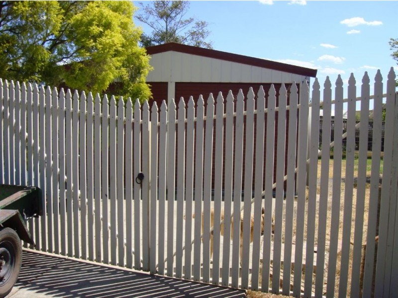 2 Albyn Court, Mill Park VIC 3082