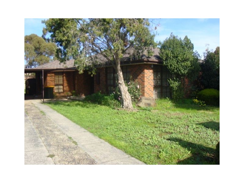 35 Madigan Crescent, Mill Park VIC 3082