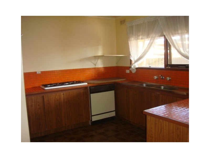 35 Madigan Crescent, Mill Park VIC 3082