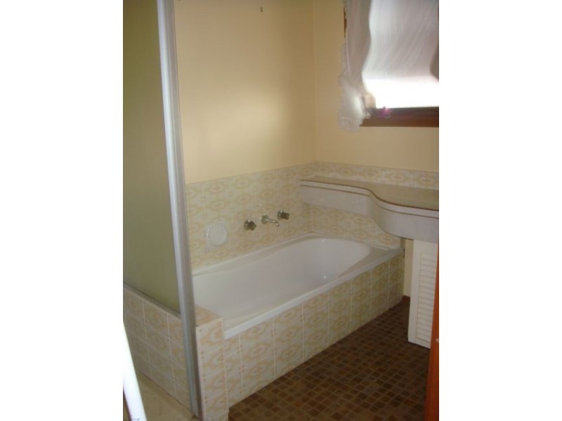 35 Madigan Crescent, Mill Park VIC 3082