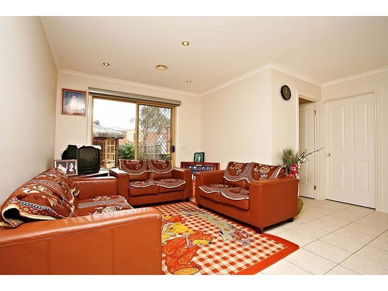 18 Nouvelle Grove, South Morang VIC 3752