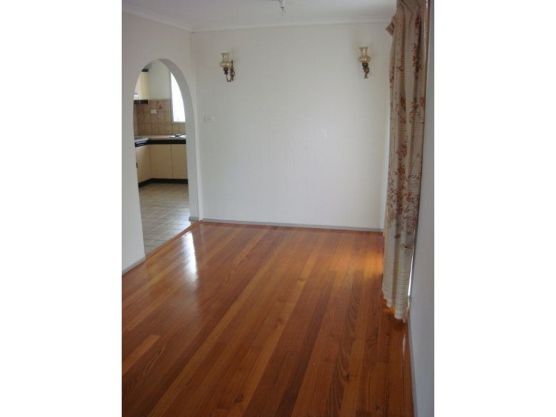 4 Meagan Close, Thomastown VIC 3074