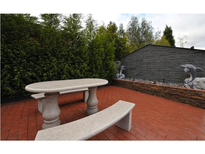 4 Mew Court, Mill Park VIC 3082