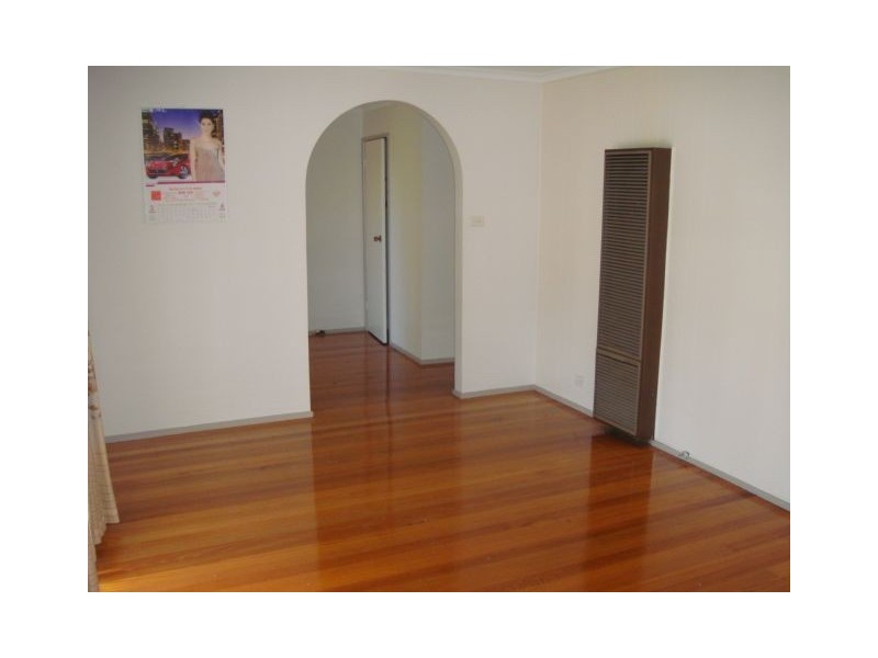 4 Meagan Close, Thomastown VIC 3074